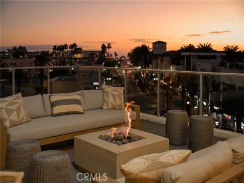 414 Main 330 Street, Huntington Beach, CA