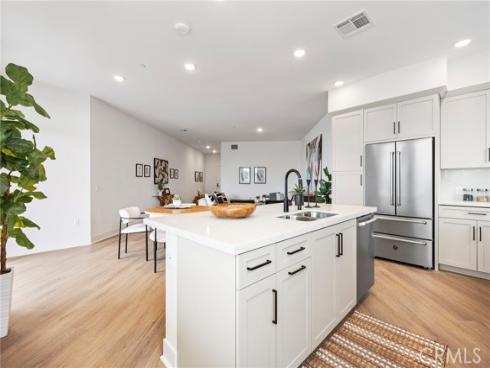 414 Main St 300 , Huntington Beach, CA