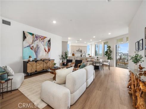 414 Main St 300 , Huntington Beach, CA