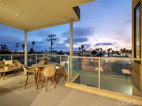 414 Main St 300 , Huntington Beach, CA
