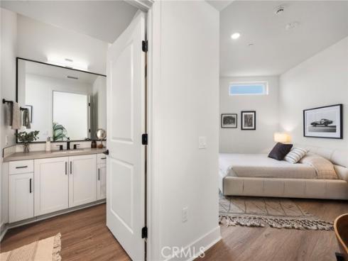 414 Main St 300 , Huntington Beach, CA
