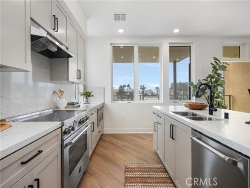 414 Main St 300 , Huntington Beach, CA