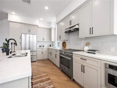 414 Main St 300 , Huntington Beach, CA