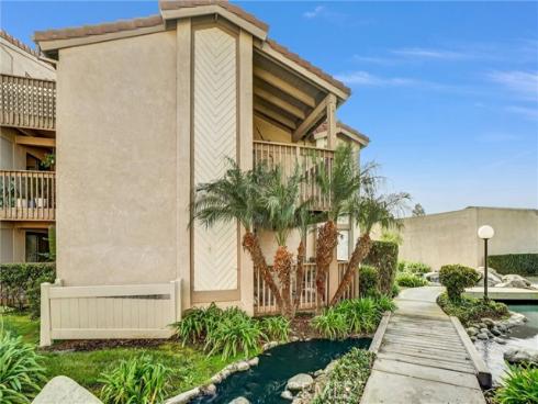 4791 Lago Drive 200 , Huntington Beach, CA