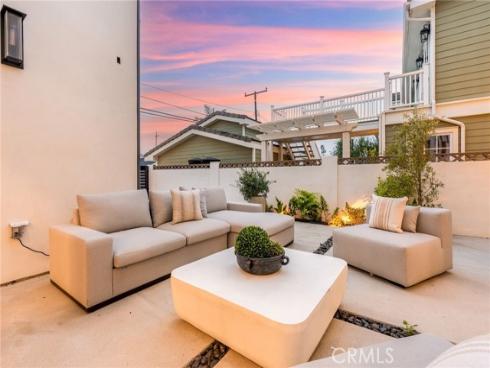 1828 Pine Street, Huntington Beach, CA