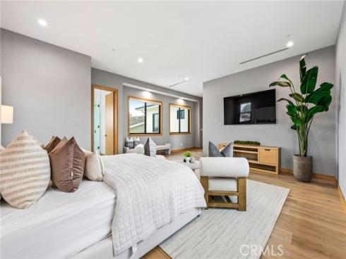 1828 Pine Street, Huntington Beach, CA