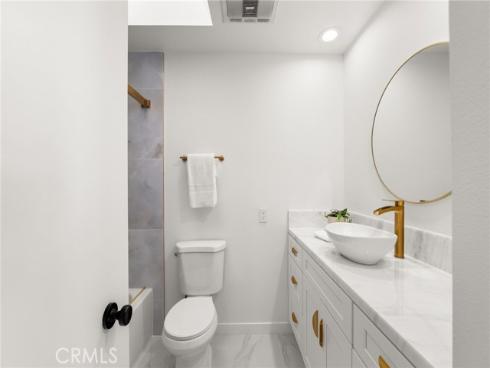 16435 Harbour 13 Lane, Huntington Beach, CA