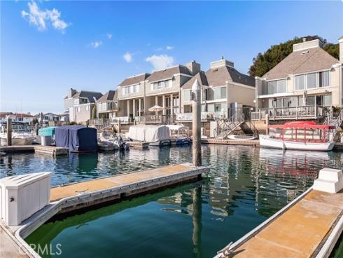 16435 Harbour 13 Lane, Huntington Beach, CA