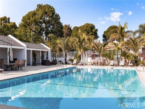 16435 Harbour 13 Lane, Huntington Beach, CA