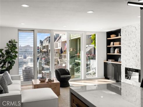 16435 Harbour 13 Lane, Huntington Beach, CA