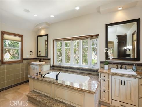 21822 Seacrest Ln , Huntington Beach, CA