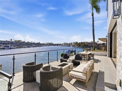 17007 Edgewater Lane, Huntington Beach, CA