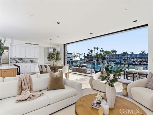 17007 Edgewater Lane, Huntington Beach, CA