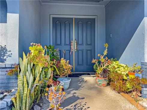 8131 Wenlock Circle, Huntington Beach, CA