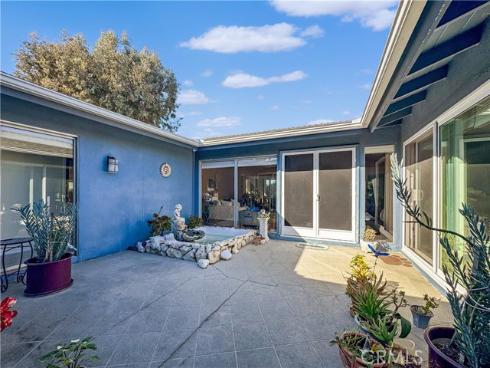 8131 Wenlock Circle, Huntington Beach, CA