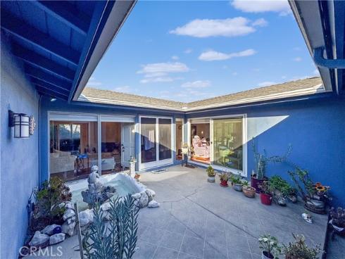 8131 Wenlock Circle, Huntington Beach, CA