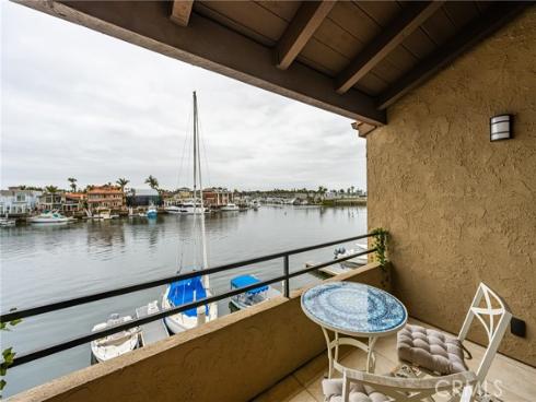 17110 Bluewater Lane, Huntington Beach, CA
