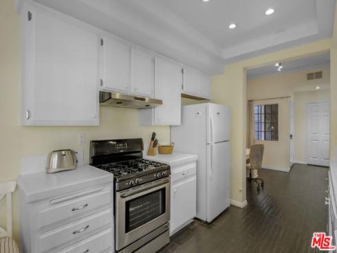 8171 Racepoint 104 Drive, Huntington Beach, CA