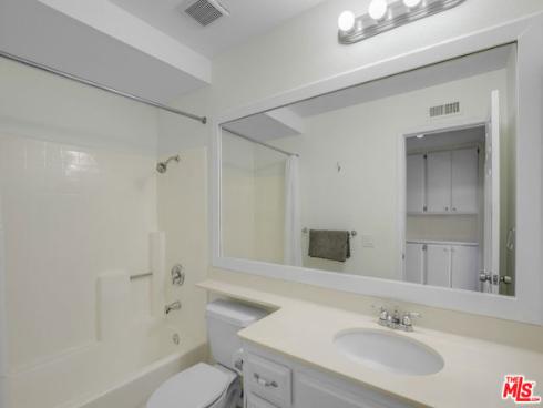 8171 Racepoint 104 Drive, Huntington Beach, CA