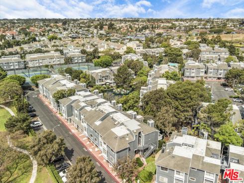 8171 Racepoint 104 Drive, Huntington Beach, CA