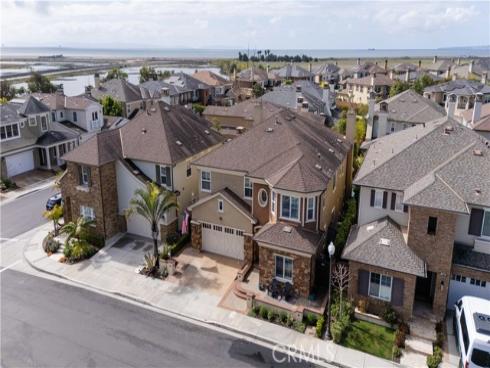 17491 Oakbluffs Lane , Huntington Beach, CA
