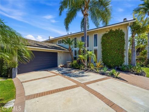 16642 Melville Circle, Huntington Beach, CA