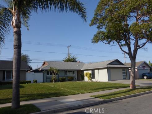 8881 Albatross Dr