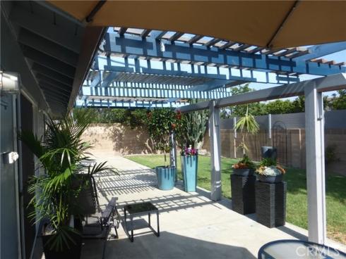 8881 Albatross Dr , Huntington Beach, CA