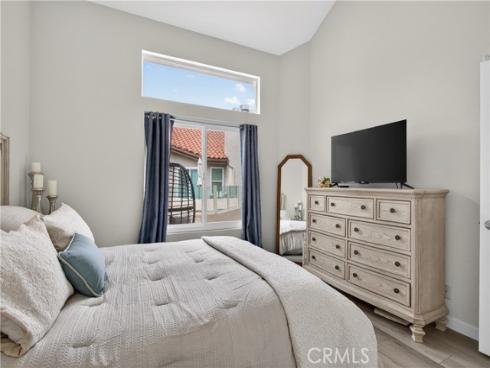 1400  Pacific Coast  305 , Huntington Beach, CA
