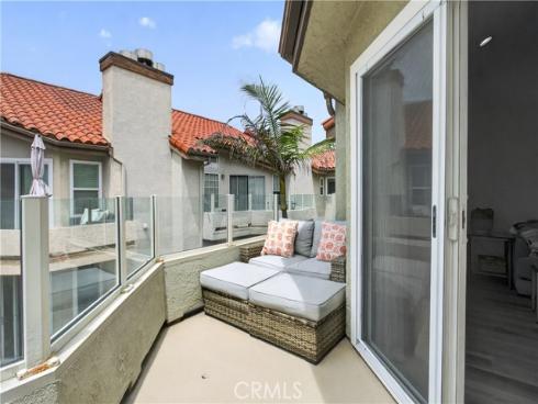 1400 Pacific Coast 305 , Huntington Beach, CA