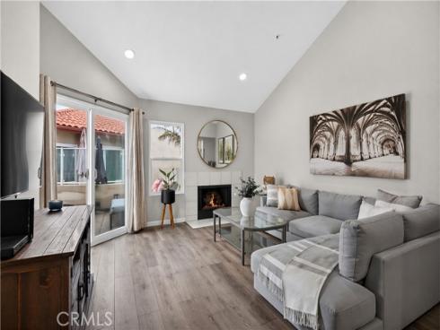 1400  Pacific Coast  305 , Huntington Beach, CA