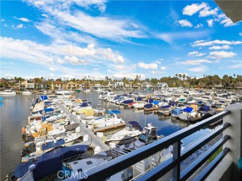 4165 Warner 202 Avenue, Huntington Beach, CA