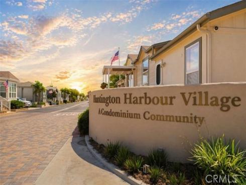 16401 Napili Lane, Huntington Beach, CA