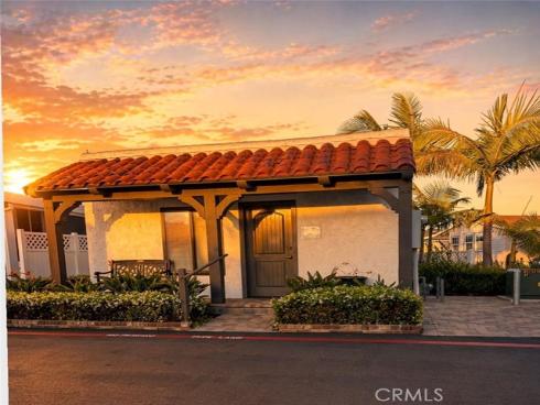 16401 Napili Lane, Huntington Beach, CA