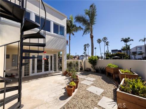 3242 Falkland , Huntington Beach, CA