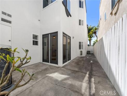 1014 England Street, Huntington Beach, CA