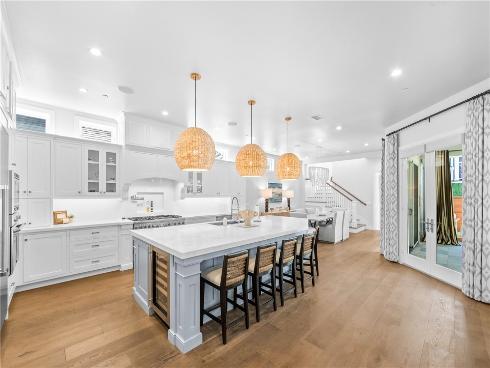 817 Main Street, Huntington Beach, CA