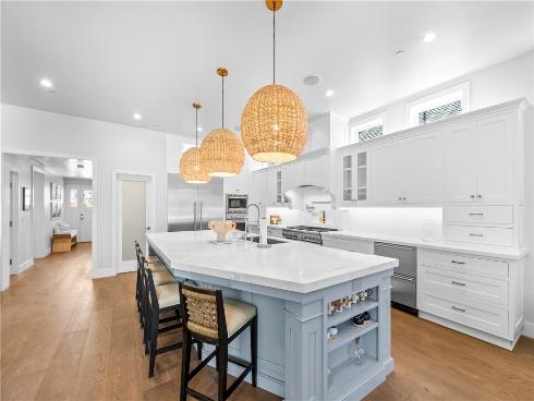 817 Main Street, Huntington Beach, CA