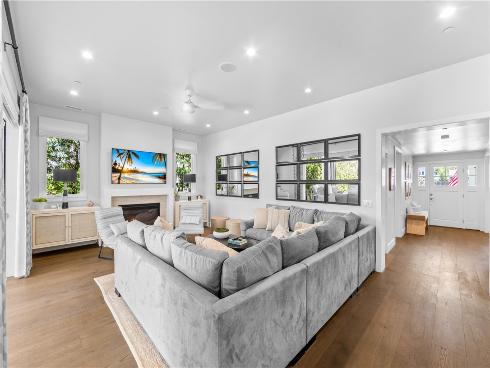 817 Main Street, Huntington Beach, CA
