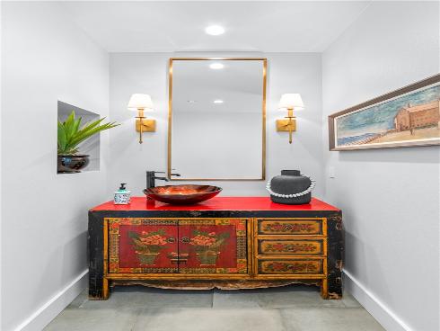 817 Main Street, Huntington Beach, CA