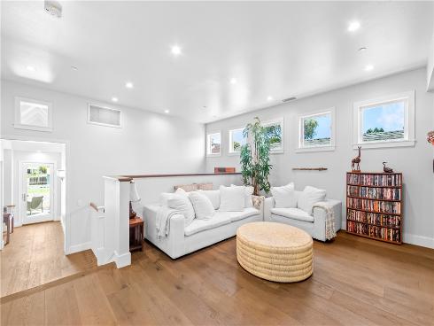 817 Main Street, Huntington Beach, CA