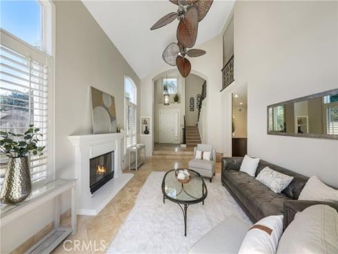19076  Stonehurst  , Huntington Beach, CA