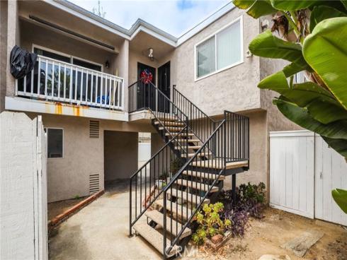 205 13th D Street, Huntington Beach, CA