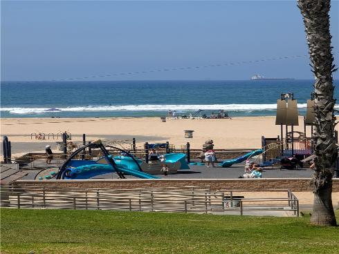 205 13th D Street, Huntington Beach, CA