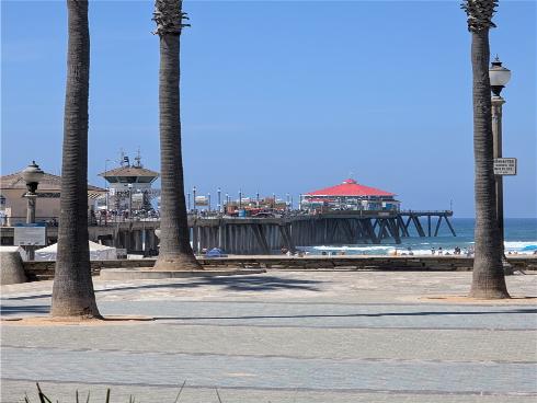 205  13th  D  Street, Huntington Beach, CA