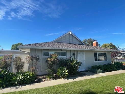 16962 Agate Circle, Huntington Beach, CA