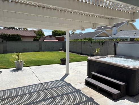 6562 Corrine Circle , Huntington Beach, CA