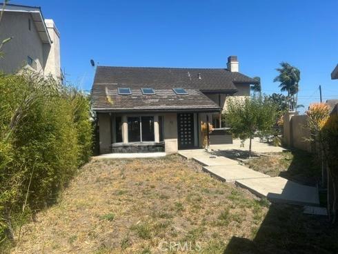 75 Adams Avenue, Huntington Beach, CA