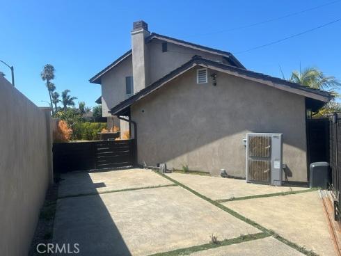 75 Adams Avenue, Huntington Beach, CA