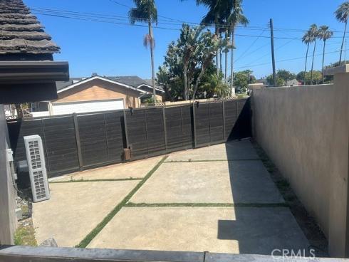 75 Adams Avenue, Huntington Beach, CA